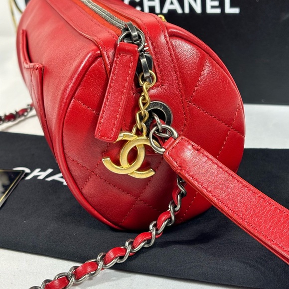 Beautiful NEW Chanel 20S Calfskin Chain Signature Bowling Bag Red - Picture 8 of 15